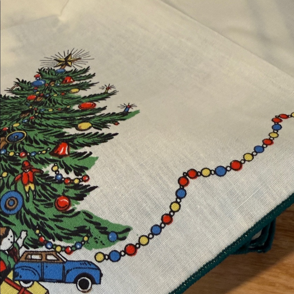 Royal Linens Christmas Tree Napkins: Set of 6 - Picture 8 of 8